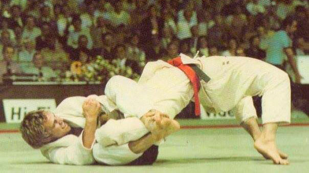 Flashback: Adams wins 1981 World's with armlock